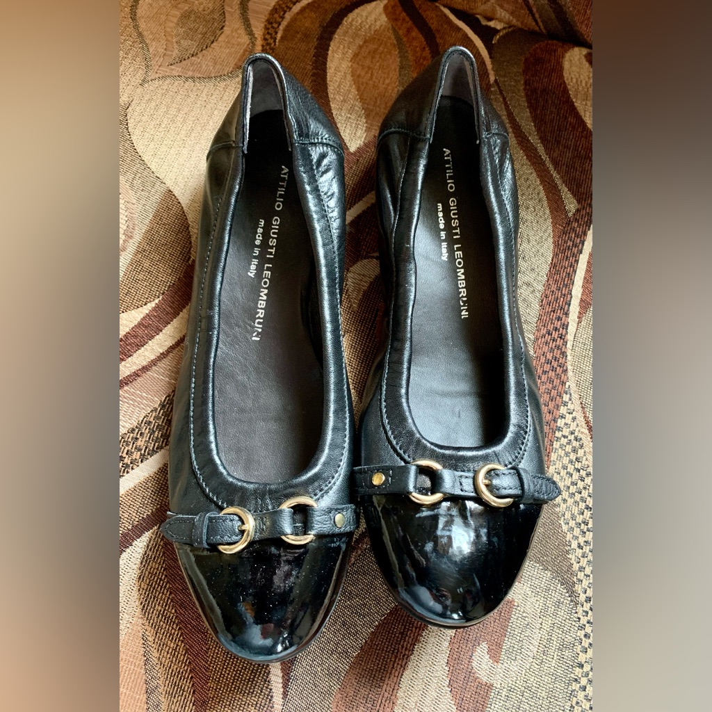 Attilio Giusti Leombruni Leather Ballet Flats Made In Italy. Patent Leather Cap.